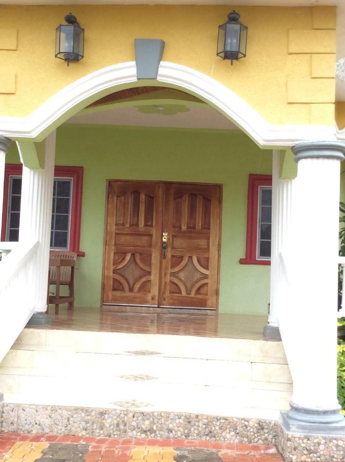 Отель Jamaica Dream Gateway Richmond Экстерьер фото