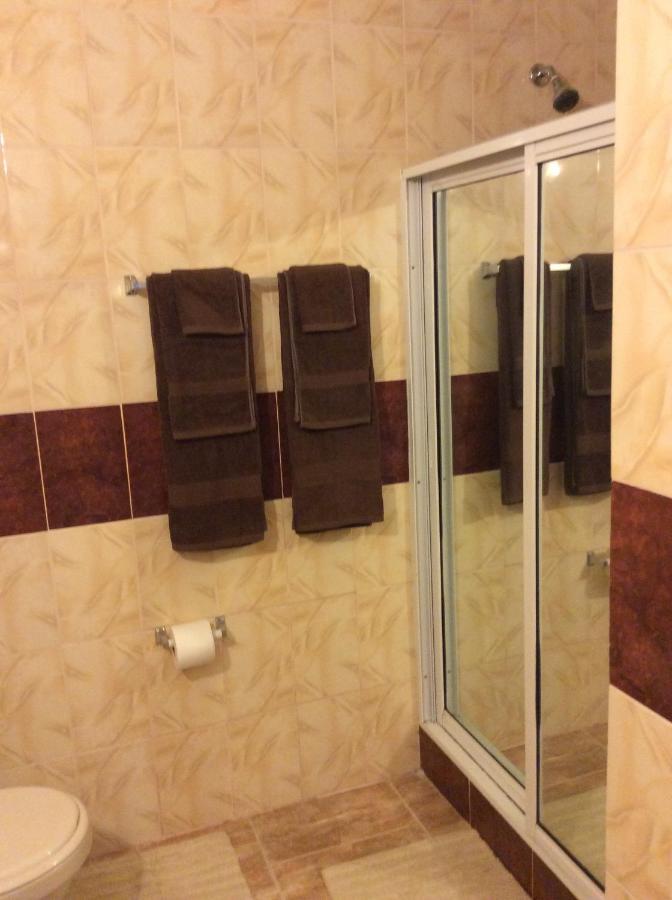 Отель Jamaica Dream Gateway Richmond Экстерьер фото
